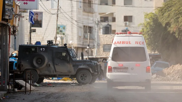 قوات الاحتلال تقتحم مدنا عدة بالضفة