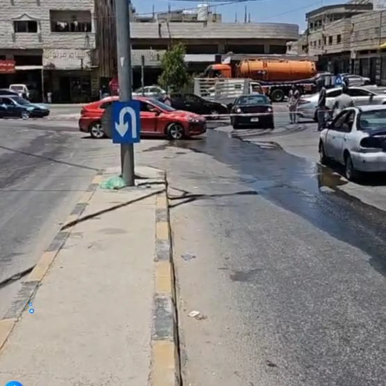 سبب بطارية (هايبرد)...إغلاق شارع بشكل كامل بالمدينة الصناعية في اربد