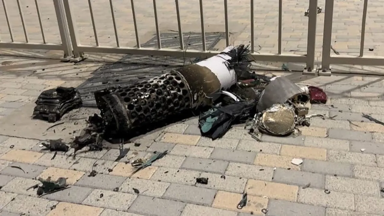 قطر تدعو المواطنين والمقيمين للإبلاغ عن شظايا اعتراض الصواريخ الإيرانية