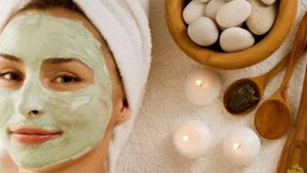 وصفات طبيعية لترطيب البشرة الدهنية .. خليها ضمن روتين يومك