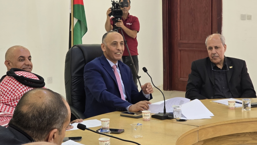 تنفيذي الطفيلة يناقش الاحتياجات التنموية للمحافظة