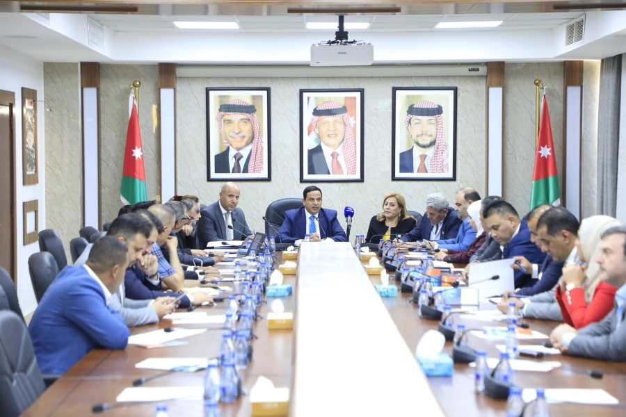 عزم النيابية تبحث تطوير منظومة تدوير النفايات وتحويلها إلى طاقة