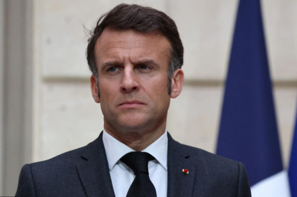 ماكرون للرئيس الايراني: يجب حل الأنشطة النووية بالتفاوض