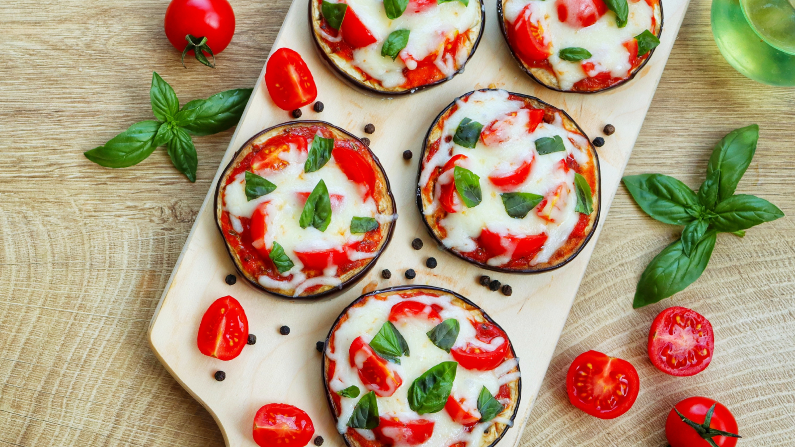 خطوات تحضير بيتزا الباذنجان.. صحية ومنخفضة السعرات