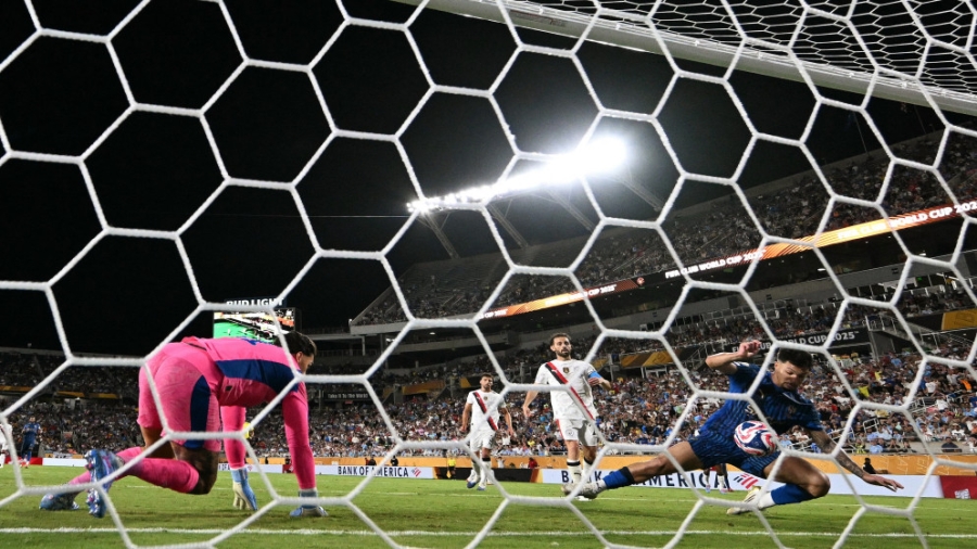 الهلال وفلوميننسي يقصيان مانشستر سيتي وإنتر ميلان ويبلغان ربع النهائي