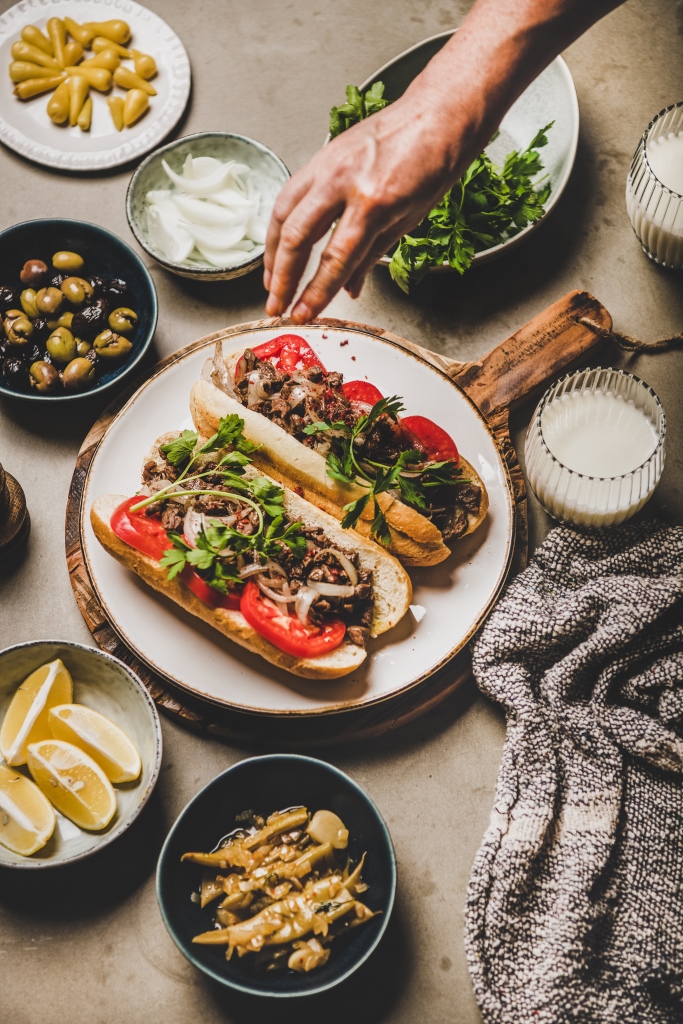 طريقة عمل ساندويش صحية بالكبدة والبصل