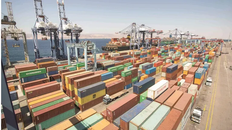 حاويات العقبة يسجل أعلى حجم مناولة بالنصف الأول من عام 2025