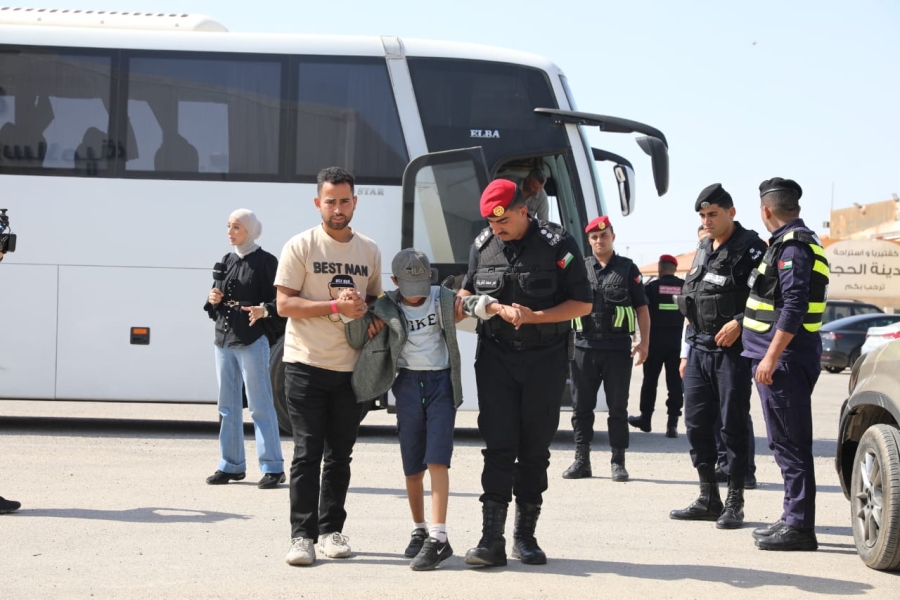 بالصور...القوات المسلحة تجلي الدفعة السادسة من أطفال غزة المرضى