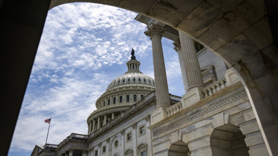 تأخر إقرار مشروع ترامب للموازنة في مجلس النواب بسبب معارضة جمهوريين