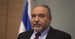 ليبرمان: ما يجري في غزة محاولة لإنقاذ الائتلاف الحكومي