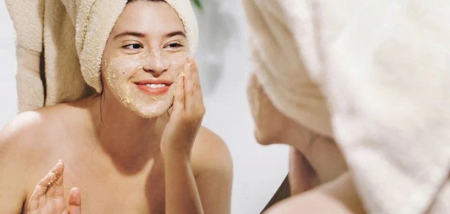 وصفات طبيعية لتقشير البشرة.. تخلصى من الجلد الميت بسهولة