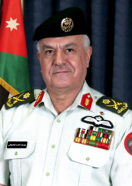 رئيس هيئة الأركان المشتركة يستقبل رئيس الجامعة الأميركية في مأدبا