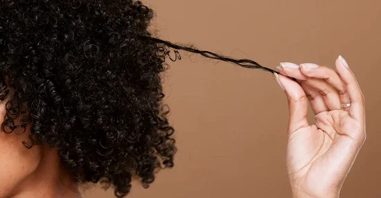 4 زيوت طبيعية تساعد فى ترطيب الشعر الجاف.. زيت الأفوكادو الأبرز