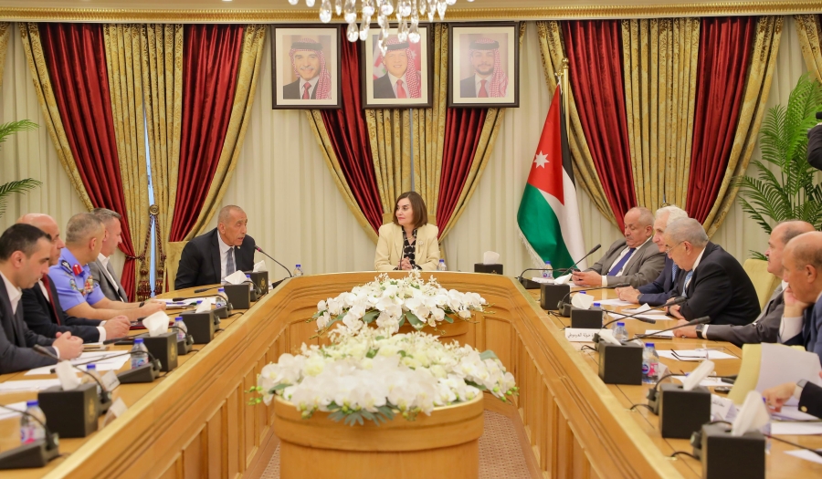 الحوار الشبابي في الأعيان تلتقي عددا من مدراء الإدارات بالأمن العام