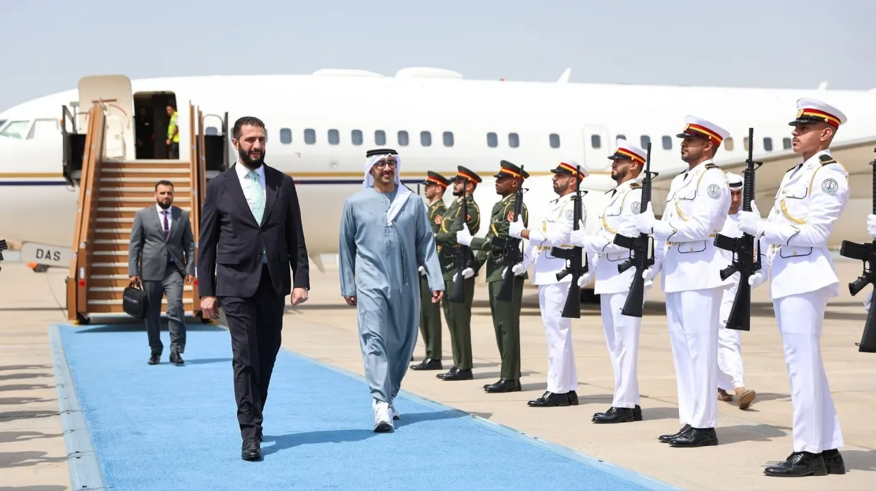 الشرع يصل إلى الإمارات