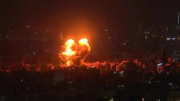 انفجار ضخم بمستودعات ذخيرة في ريف إدلب