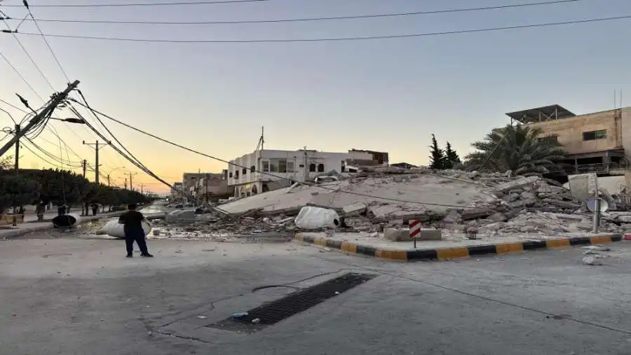 مصدر يكشف سبب  سبب انهيار عمارة اربد: تهتك العناصر الانشائية للطابق الارضي