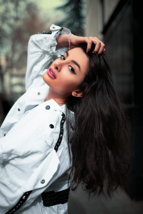 4 خطوات للحفاظ على الشعر مفرودًا وناعمًا بعد التصفيف الحراري