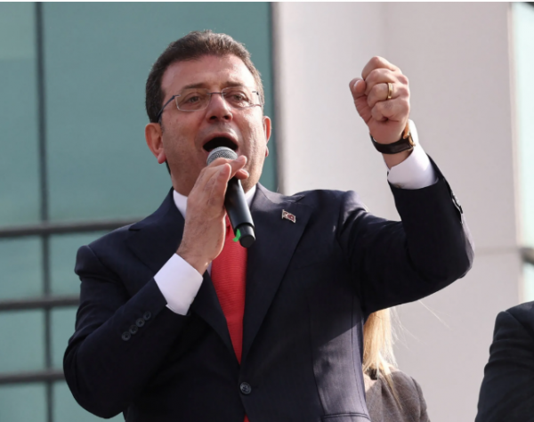 بدء محاكمة رئيس بلدية اسطنبول بتهمة تزوير شهادته الجامعة في أيلول