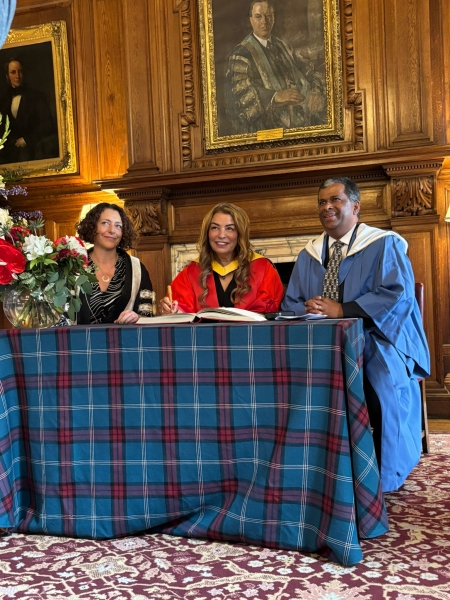 جامعة أدنبره الأسكتلندية تمنح العين عماوي الدكتوراه الفخرية لتميزها في خدمة الصالح العام