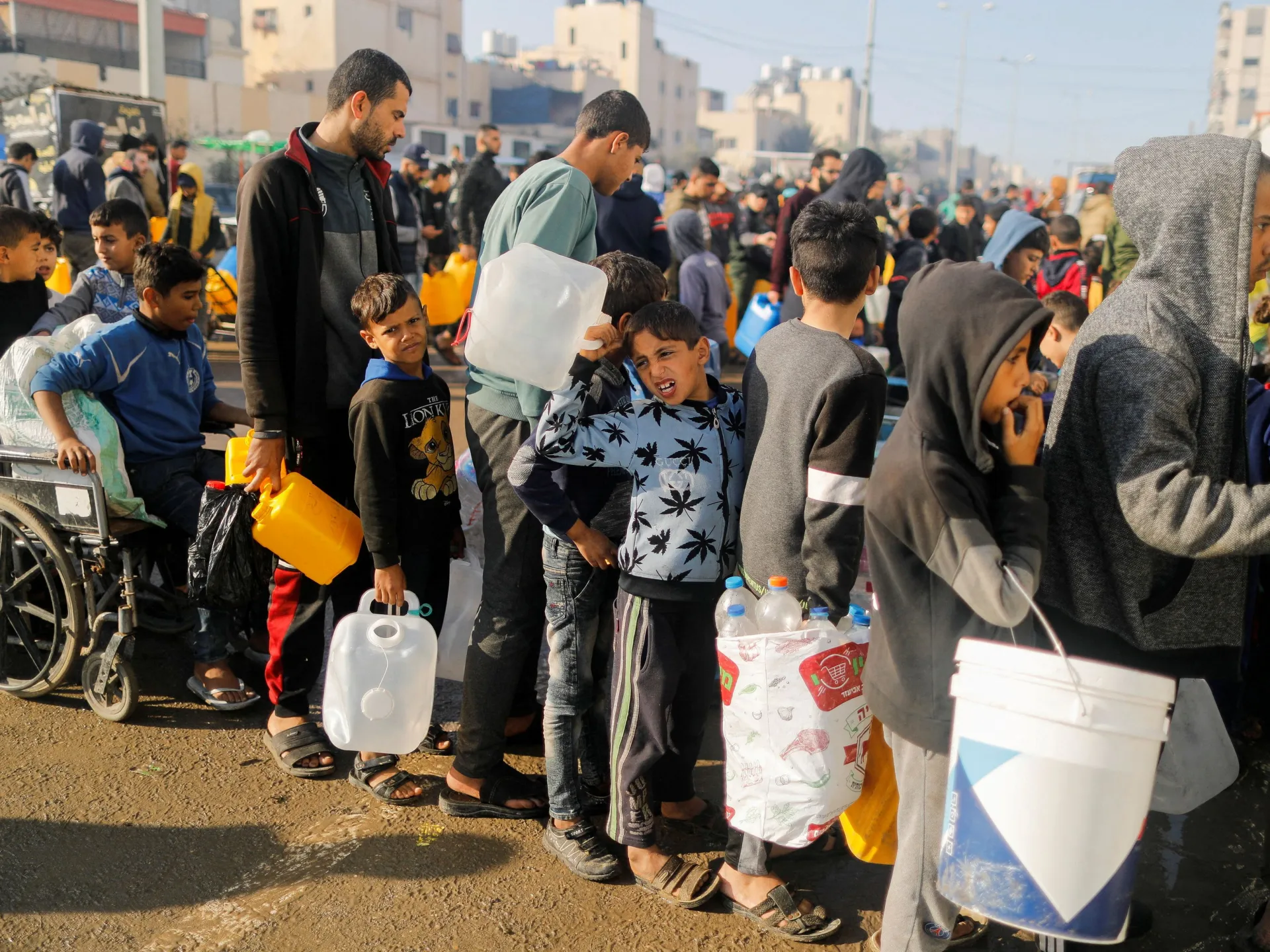 سلطة المياه بغزة: السولار يكفي لأسبوع قبل وقوع كارثة