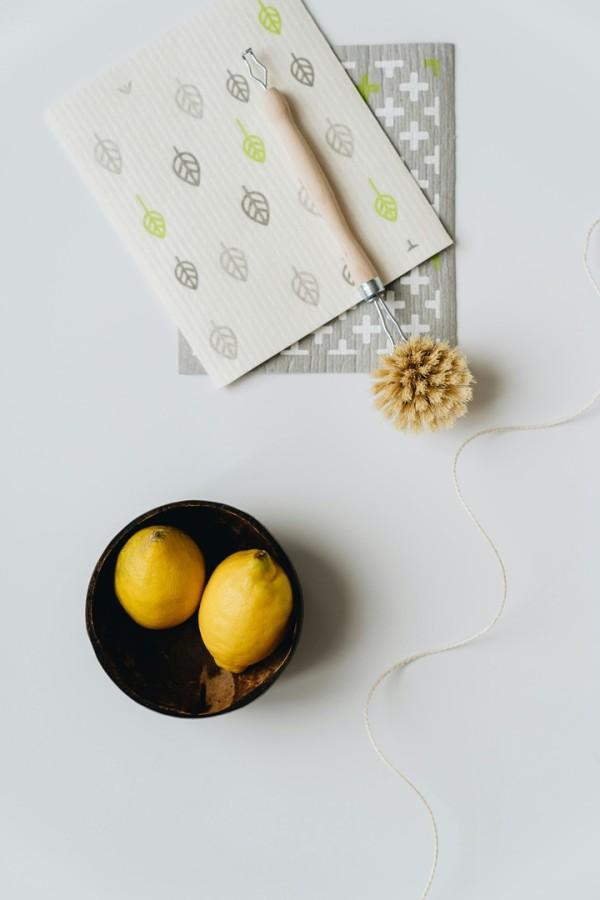 10 معقمات منزلية فعَّالة للمطبخ والحمام .. تعرفي إليها