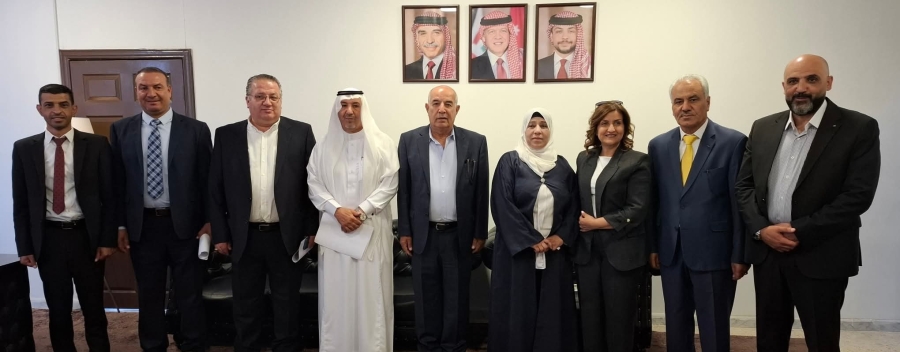 لجنة مجلس محافظة مادبا تؤدي القسم القانوني