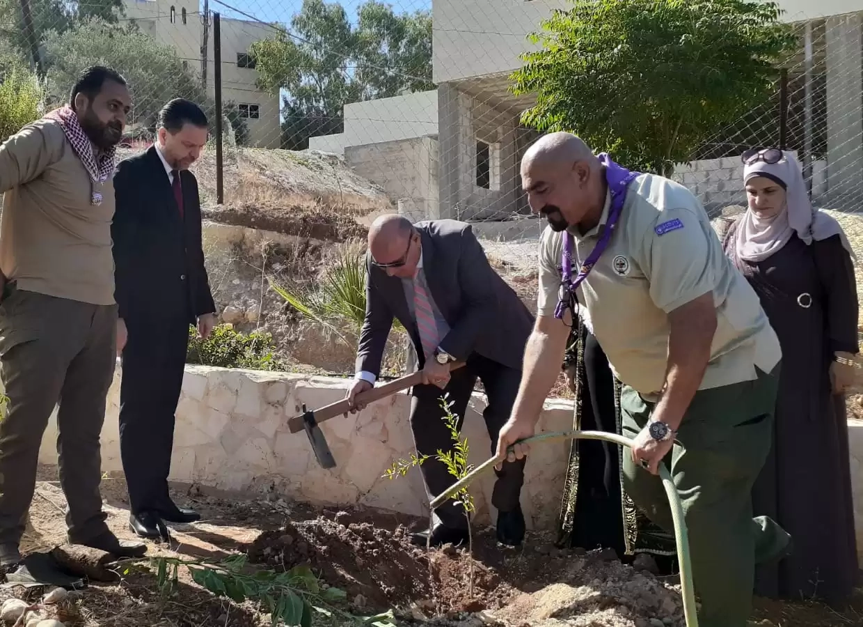 نحن تنظم يوماً زراعياً بيئياً في مدرسة الرشايدة بجرش