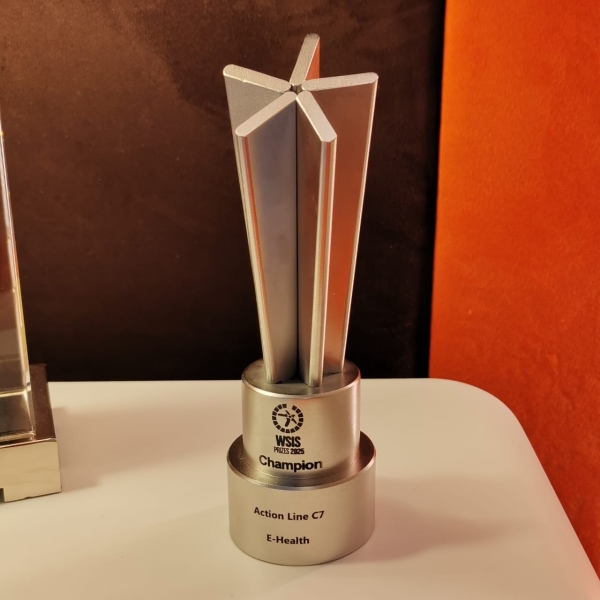 الدفاع المدني يحصل على جائزة القمة العالمية لمجتمع المعلومات (wsis prizes) عن مشروع التيلي ميدسن (telemedicne)