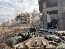 تحليق منخفض لطائرات حربية إسرائيلية تزامنا مع قصف على خان يونس