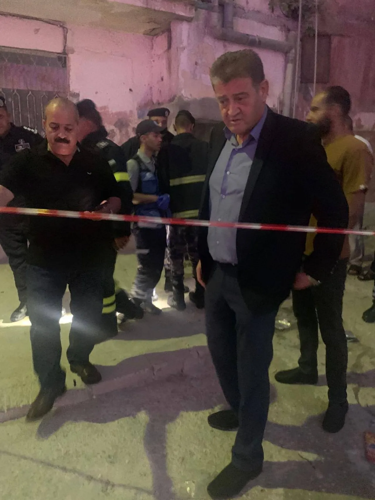 إعادة سكان بناية تم إخلاؤها في إربد شريطة إزالة البناء الإضافي على السطح