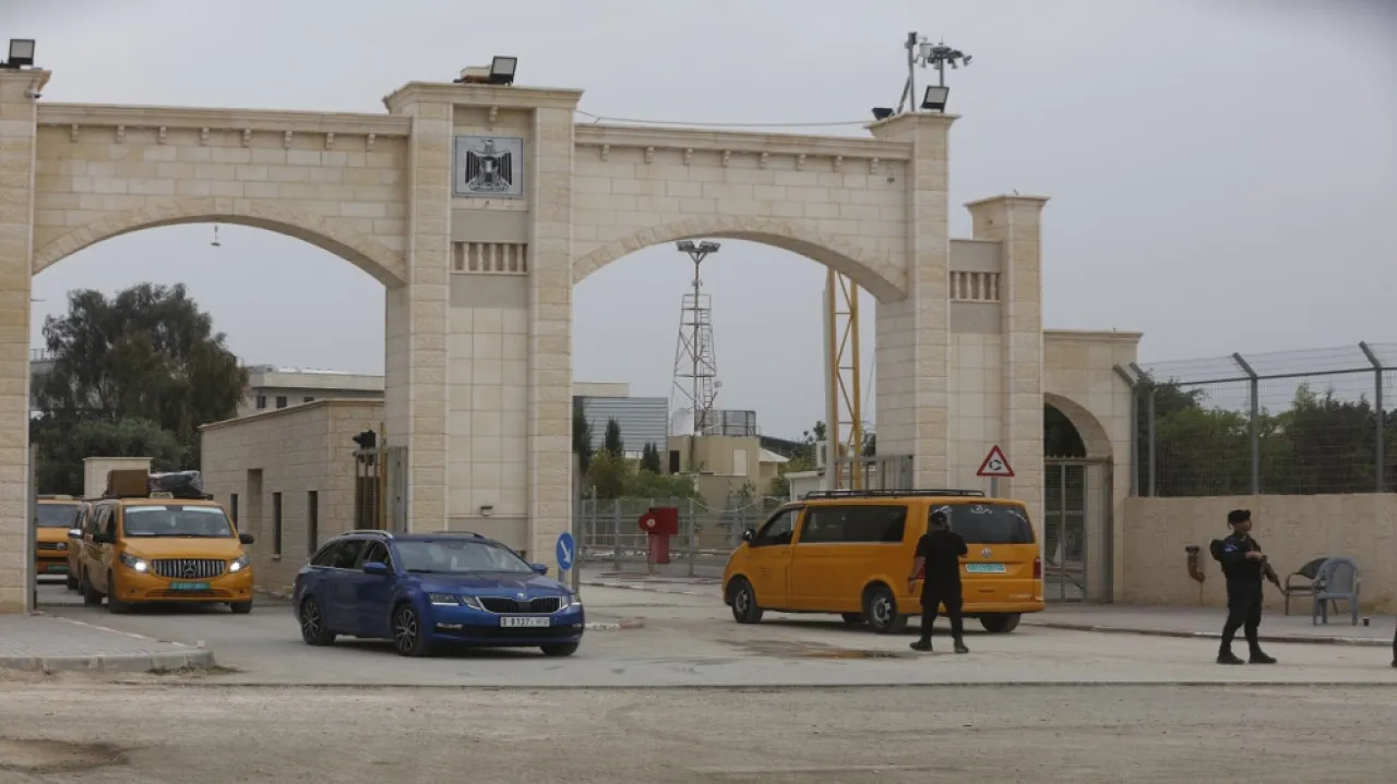 إسرائيل تمنع مغادرة حملة الهوية المقدسية عبر باصات شاهين أو خدمة لـ VIP