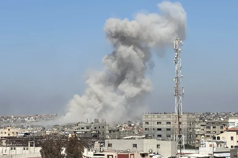 القسام: استهداف ناقلة جند إسرائيلية بقذيفة الياسين 105 شمال خان يونس