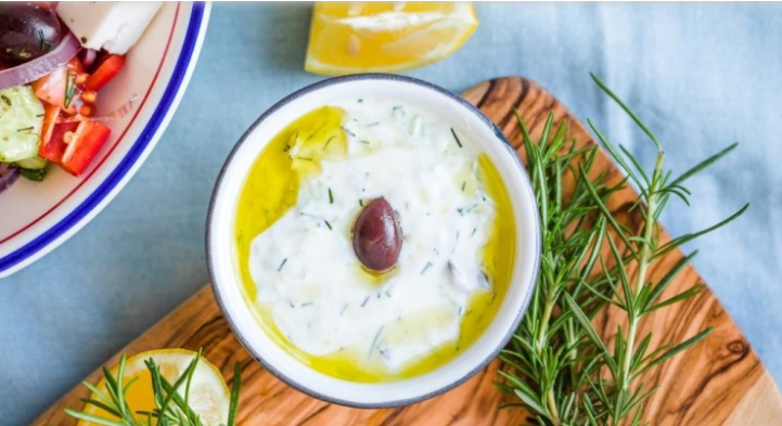 لبنة بخلطة الزعتر وزيت الزيتون