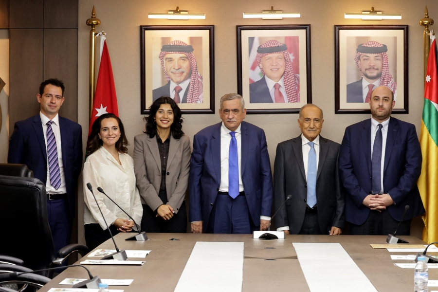 مذكرة تفاهم بين الجامعة الأردنية ومركز النمو الدولي