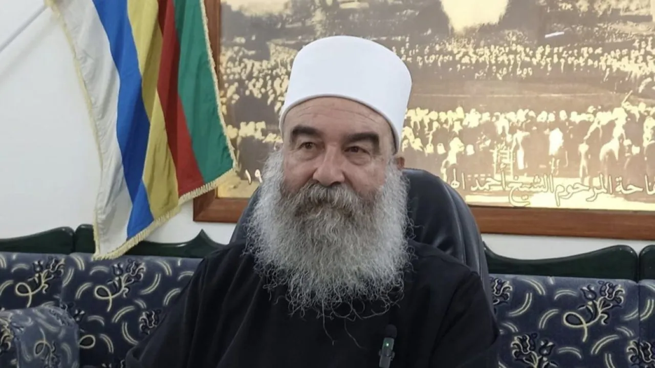 الهجري يتراجع عن بيان ترحيبه بدخول الجيش إلى السويداء