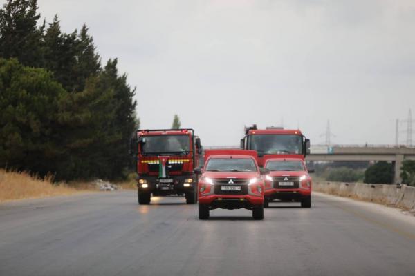 فرق الاطفاء المشاركة بإخماد حرائق سوريا تعود إلى الأردن