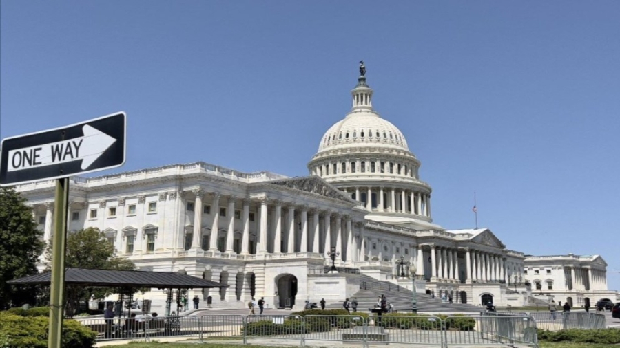 مجلس الشيوخ الأميركي يوافق على خفض تمويل المساعدات والبث العام