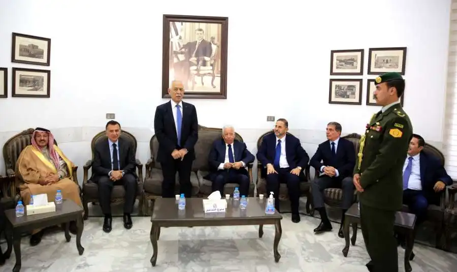 الديوان الملكي يعزي الحمود والشمايلة (صور)