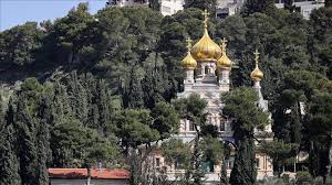 اللجنة الرئاسية الفلسطينية لشؤون الكنائس المسيحية تدين قصف الاحتلال كنيسة اللاتين في غزة