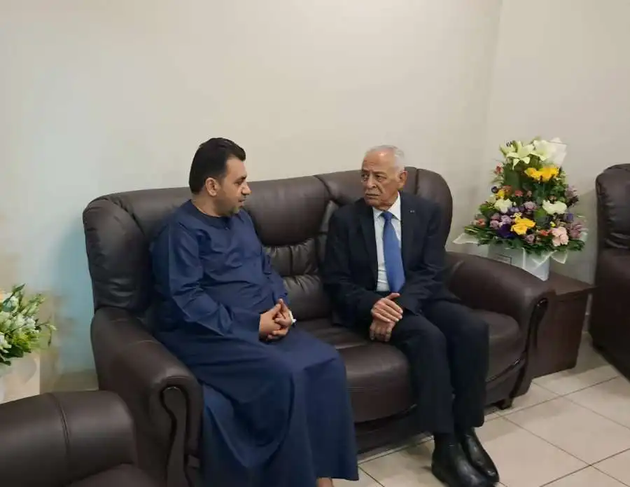 العيسوي ينقل تحيات وتمنيات الملك وولي العهد للنائب السعود بالشفاء