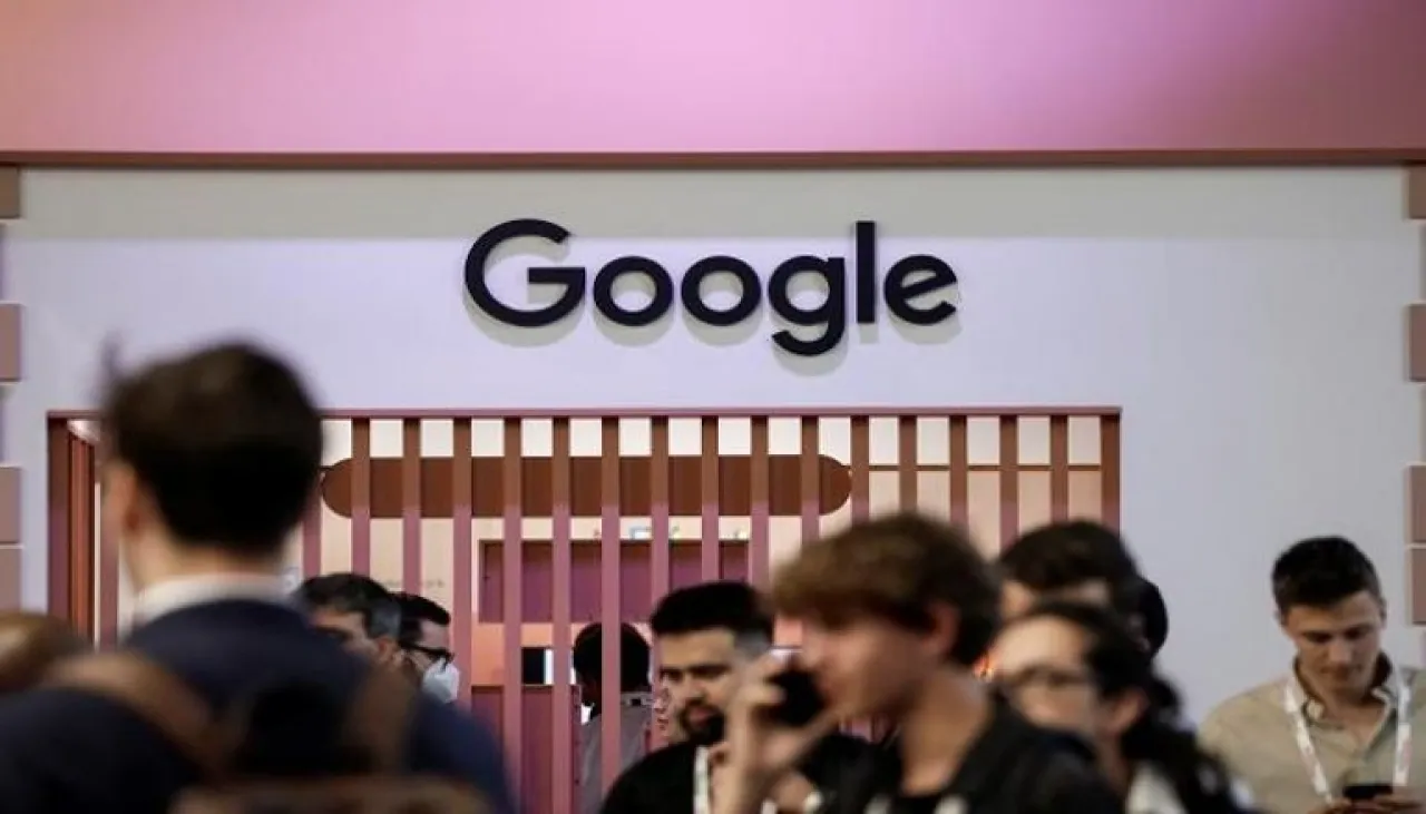 غوغل تلخص الأخبار بالذكاء الاصطناعي.. مصادر متعددة وتحذير من الأخطاء