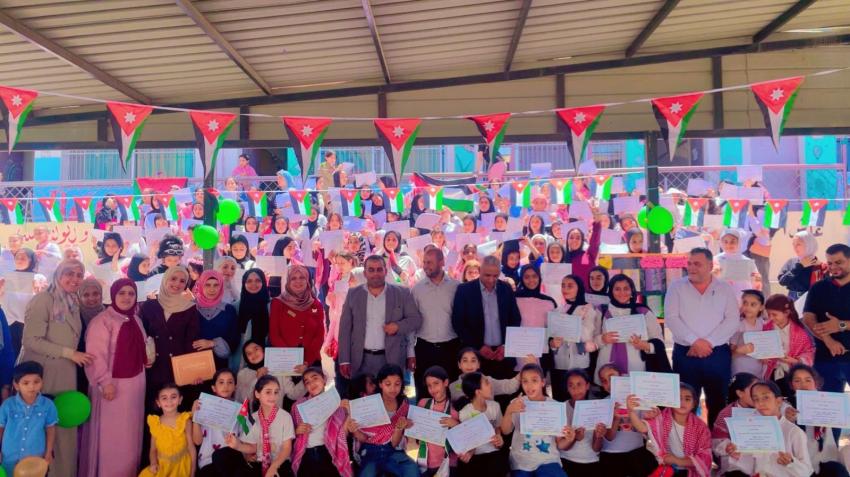 تخريج طلبة الأندية الصيفية في تربية الأغوار الشمالية