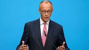 ميرتس: ألمانيا وبريطانيا وفرنسا تعمل على تأسيس تحالف ثلاثي أوروبي