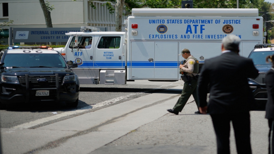 سيارة تصدم حشدا في لوس أنجليس موقعة 20 إصابة