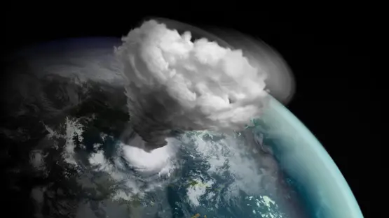 هونج كونج تطلق تحذيرا بأعلى مستوى جراء إعصار ويفا