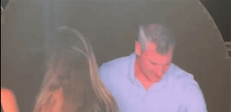 بعد الفضيحة .. خطوة سريعة من زوجة الرئيس التنفيذي الخائن ستكلفه الكثير