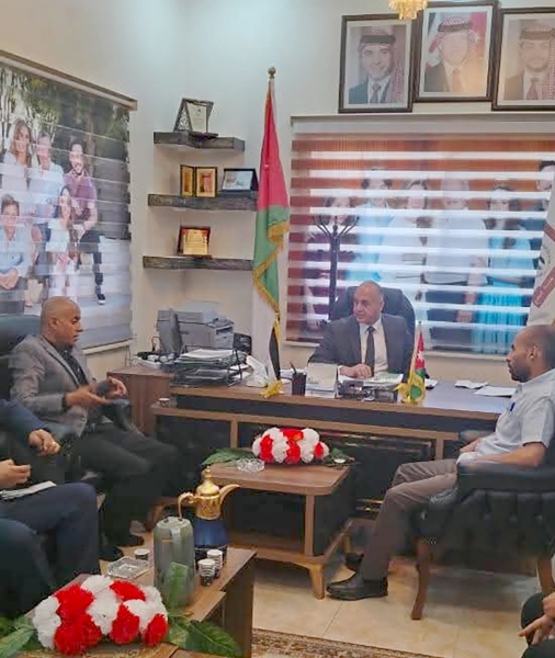 محافظ الطفيلة يؤكد أهمية العمل التشاركي بين مختلف المؤسسات لخدمة المواطنين