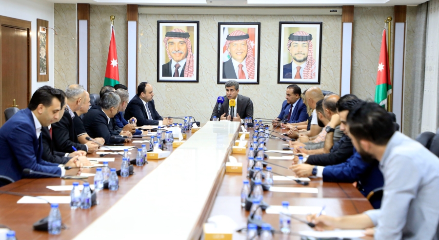 الشباب النيابية تبحث تحديات الأندية الرياضية في جرش