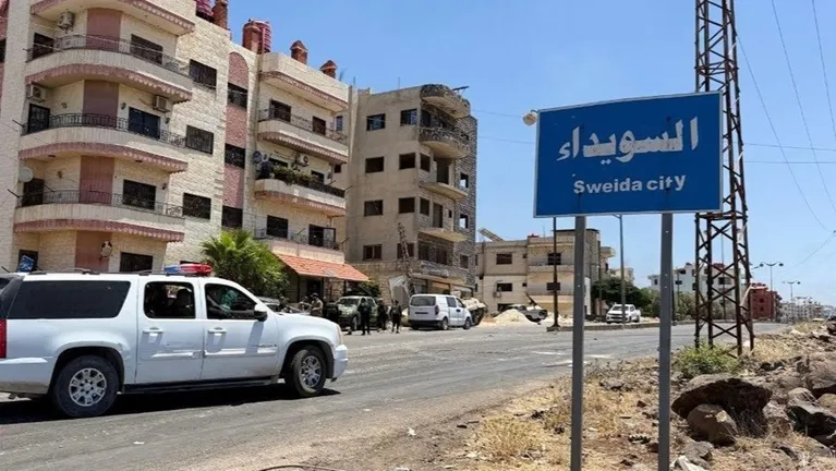 الدفاع المدني السوري ينقل 73 شخصا من السويداء